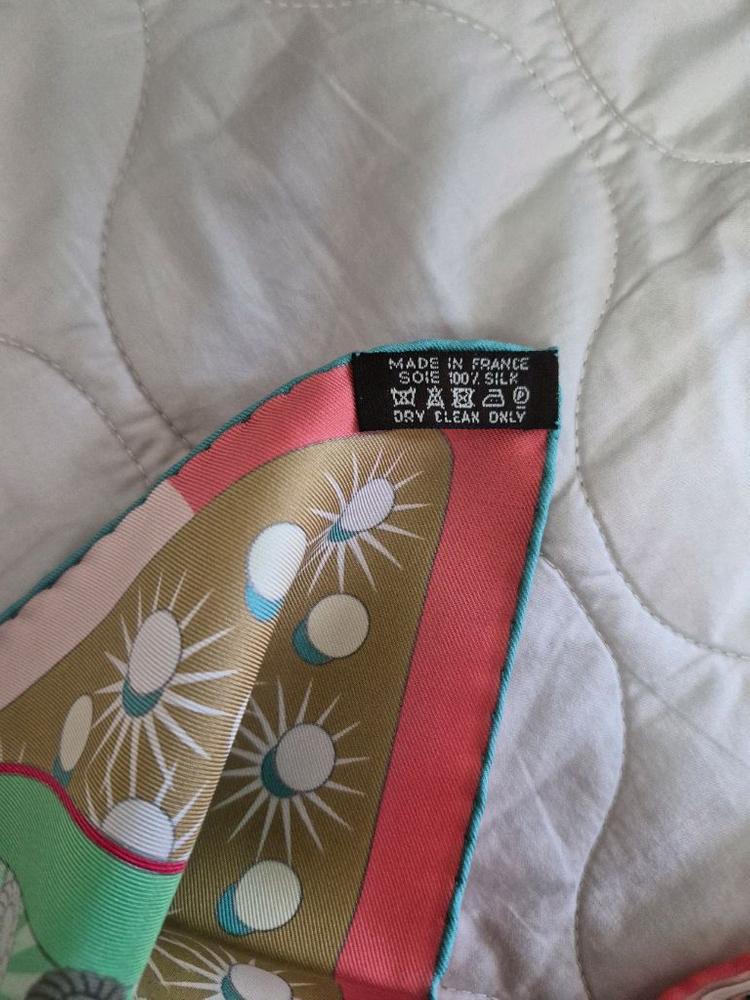 에르메스 일렉트로니끄 까레 스카프 90 이미지