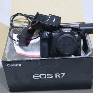 캐논r7+rf18-150 이미지