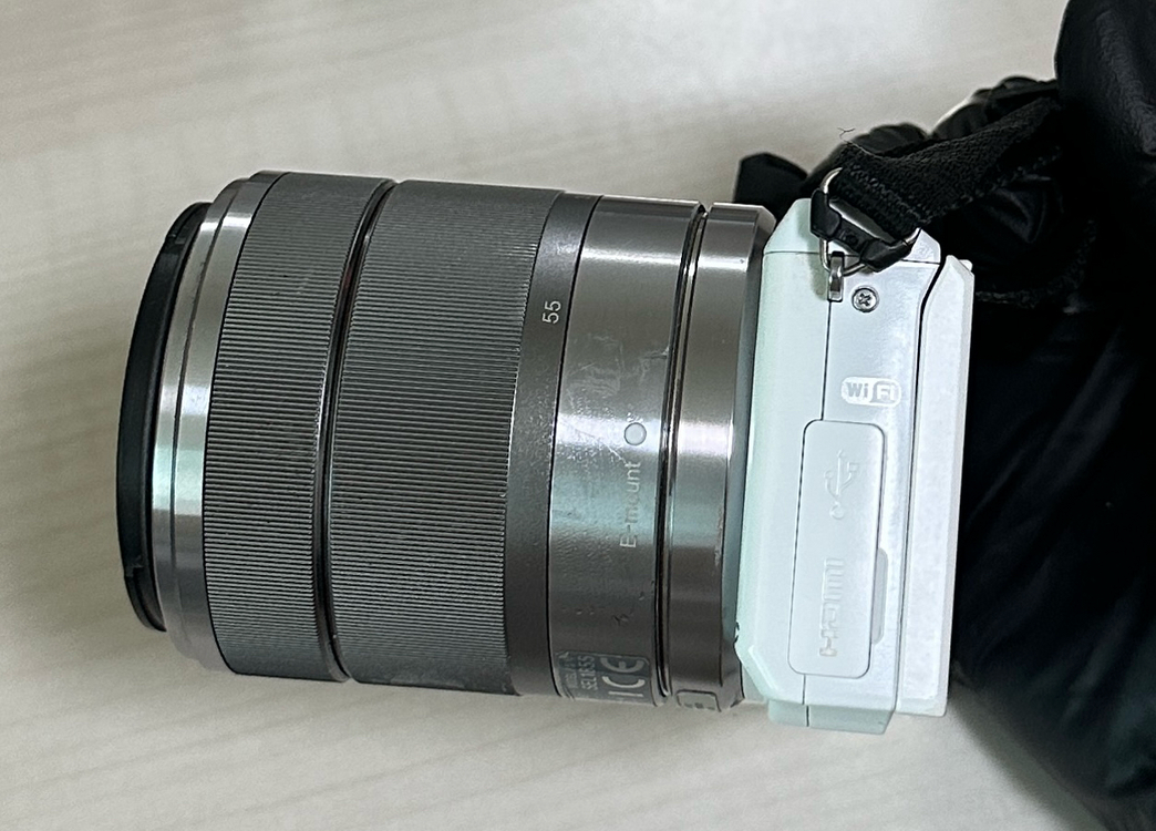 소니 NEX-5T 화이트 미러리스 카메라 이미지