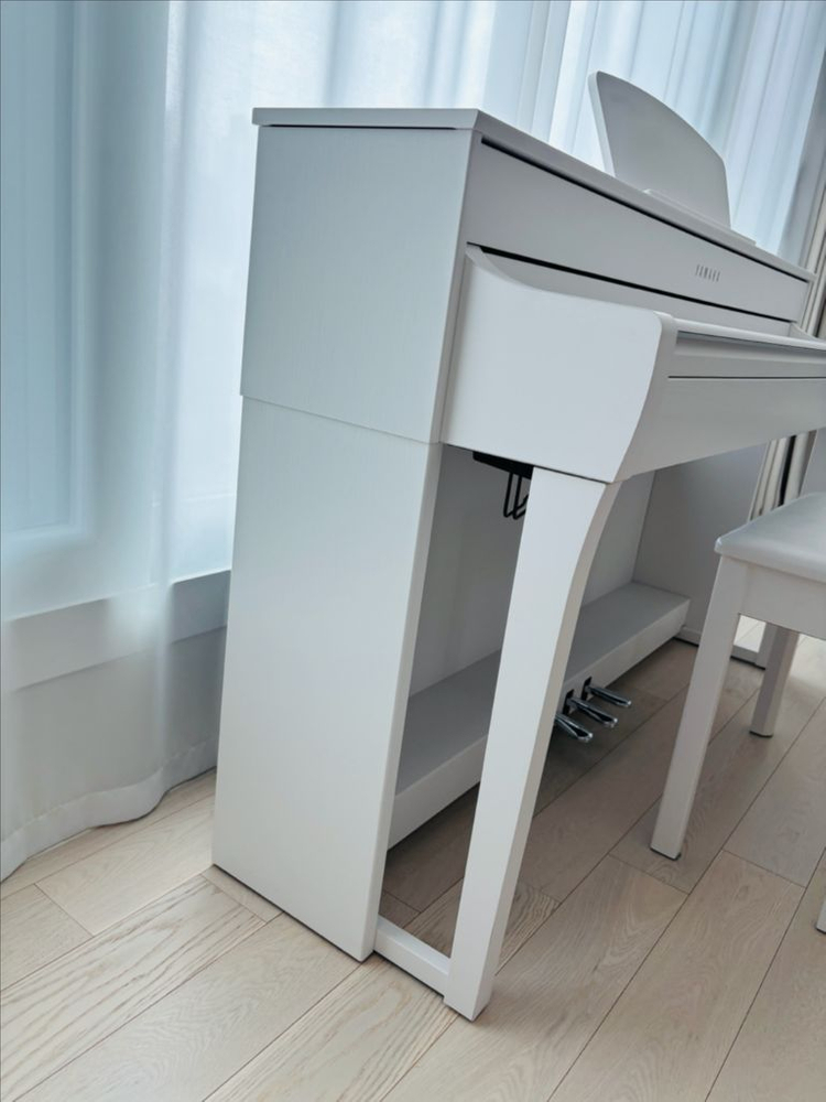 야마하 CLP-735 화이트 디지털 피아노 이미지