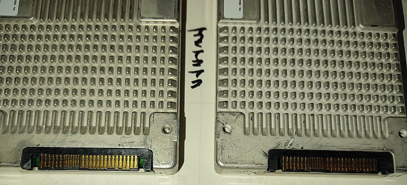 WRITE-INTENSIVE 3D MLC SAS SSD 12G 800G 이미지