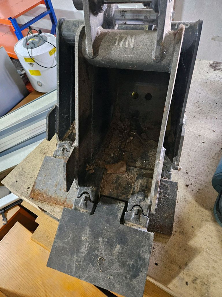 구보다u17s미니굴삭기 이미지