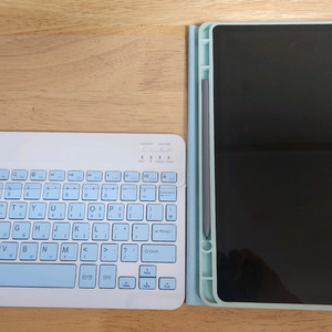 삼성 갤럭시탭 S9 fe + 블루투스 키보드 판매합니다!!! 이미지