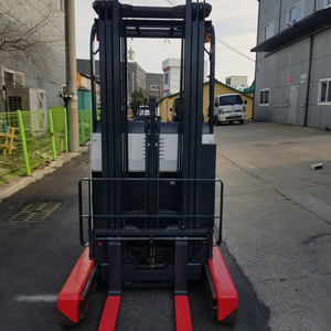 신형 니찌유 입식 1.5톤 전동지게차 삼단마스트5M인상 500만 재고2대 이미지