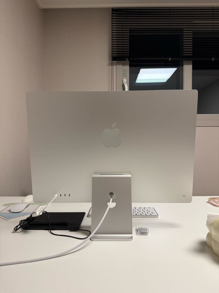 애플 아이맥 M4 10코어 24인치 실버 16GB 이미지