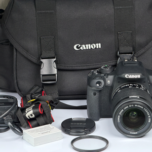캐논 EOS 700D DSLR 카메라