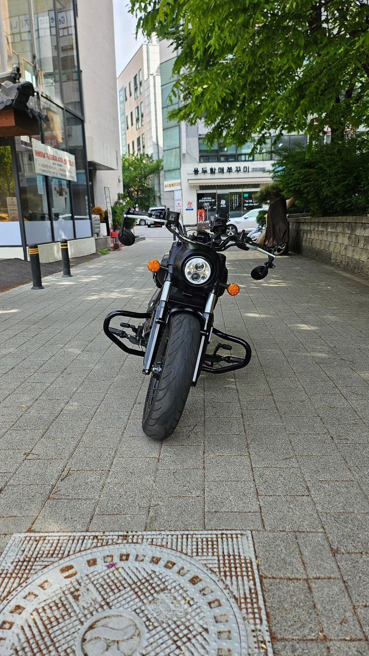 인디언 스카우트바버 2019년식 무광 올블랙 이미지