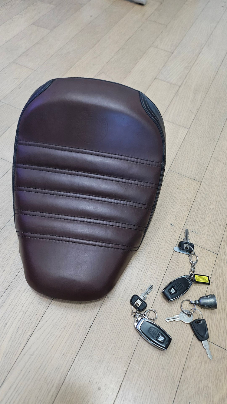 인디언 스카우트바버 2019년식 무광 올블랙 이미지