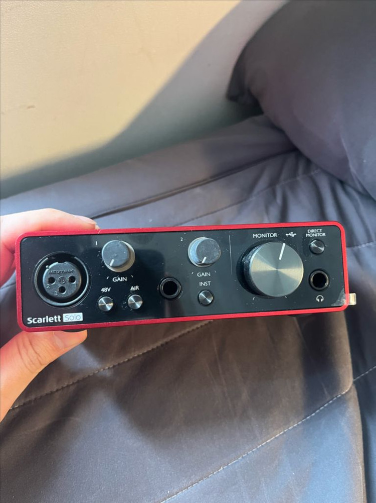 포커스라이트 스칼렛 솔로 3세대 이미지