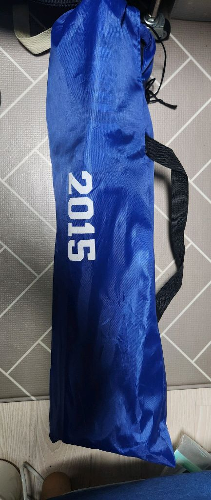 두산베어스 2015 테이블 모자 체어 일괄 이미지