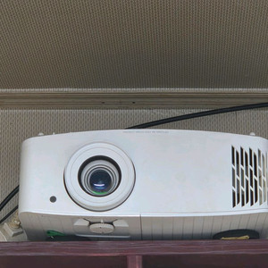 옵토마 uhd50x 프로젝터 3400안시 이미지