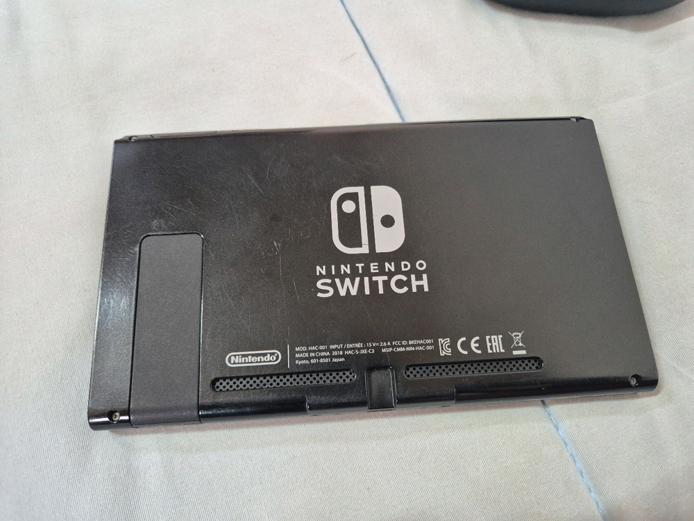 닌텐도 스위치 구형(2018) + 추가조이콘 이미지