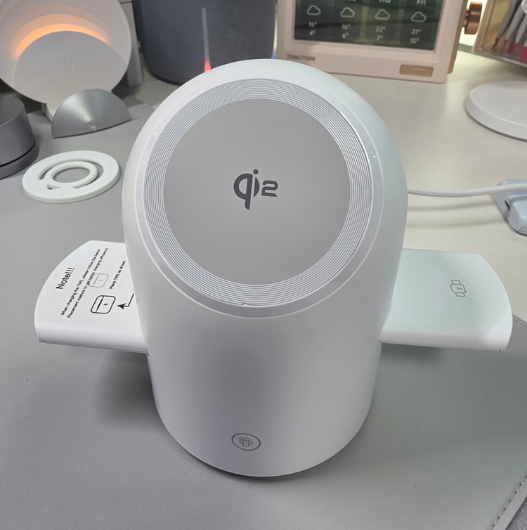 아라리 Qi2 맥세이프 3in1 무선충전기 화이트 이미지