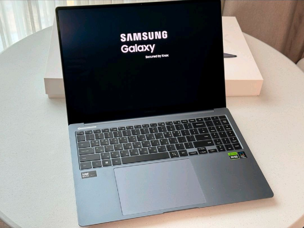 갤럭시북4 울트라 NVIDIA외장그래픽 32G RAM 1TB SSD 이미지