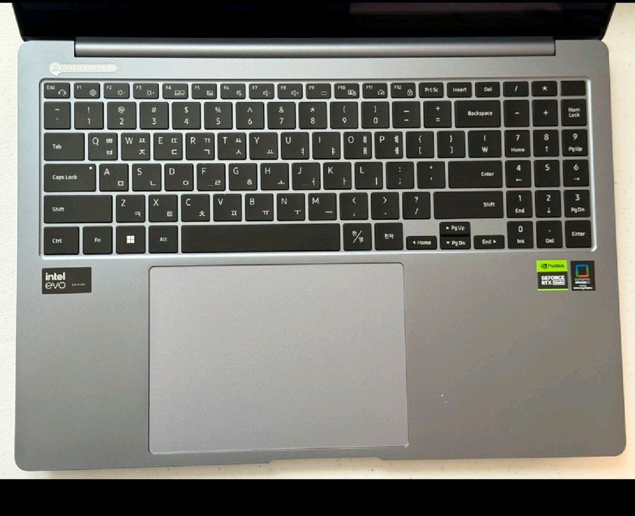 갤럭시북4 울트라 NVIDIA외장그래픽 32G RAM 1TB SSD 이미지