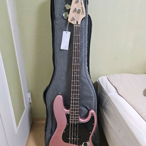 스콰이어 어피니티 재즈 베이스 버건디 미스트 이미지