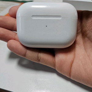 에어팟 프로2 본체 이미지