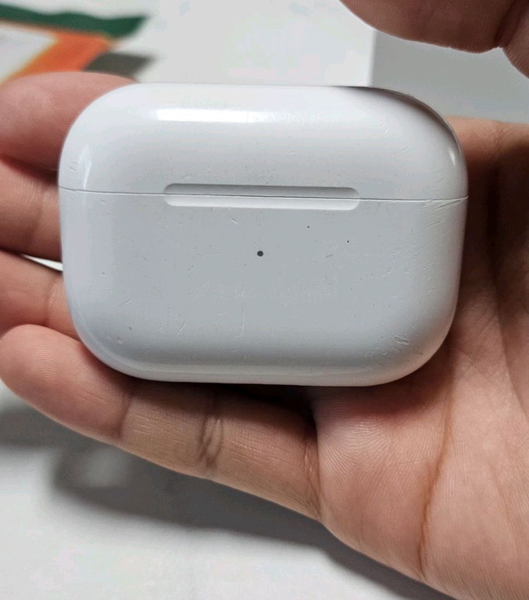 에어팟 프로2 본체 이미지