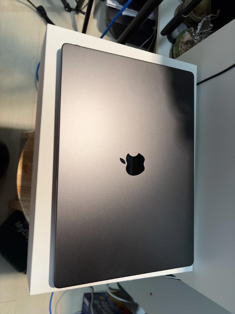 맥북프로 16인치 M4 pro 기본형 팝니다 이미지