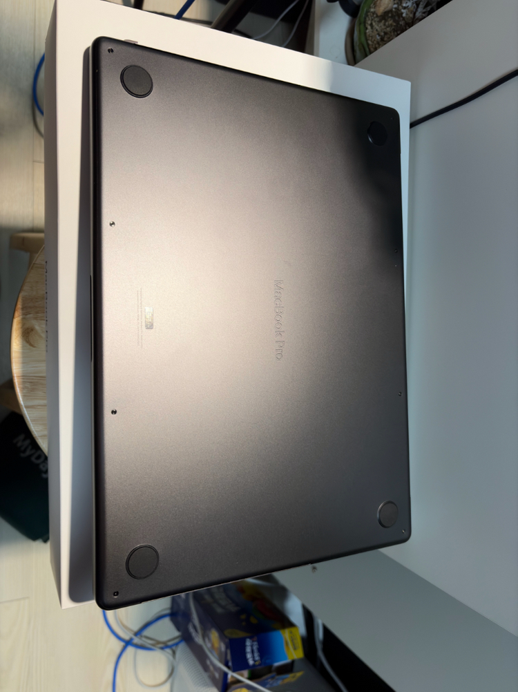 맥북프로 16인치 M4 pro 기본형 팝니다 이미지