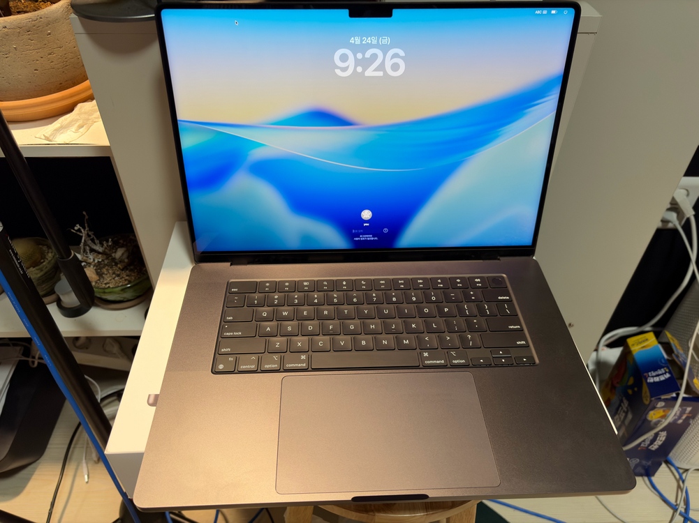 맥북프로 16인치 M4 pro 기본형 팝니다 이미지