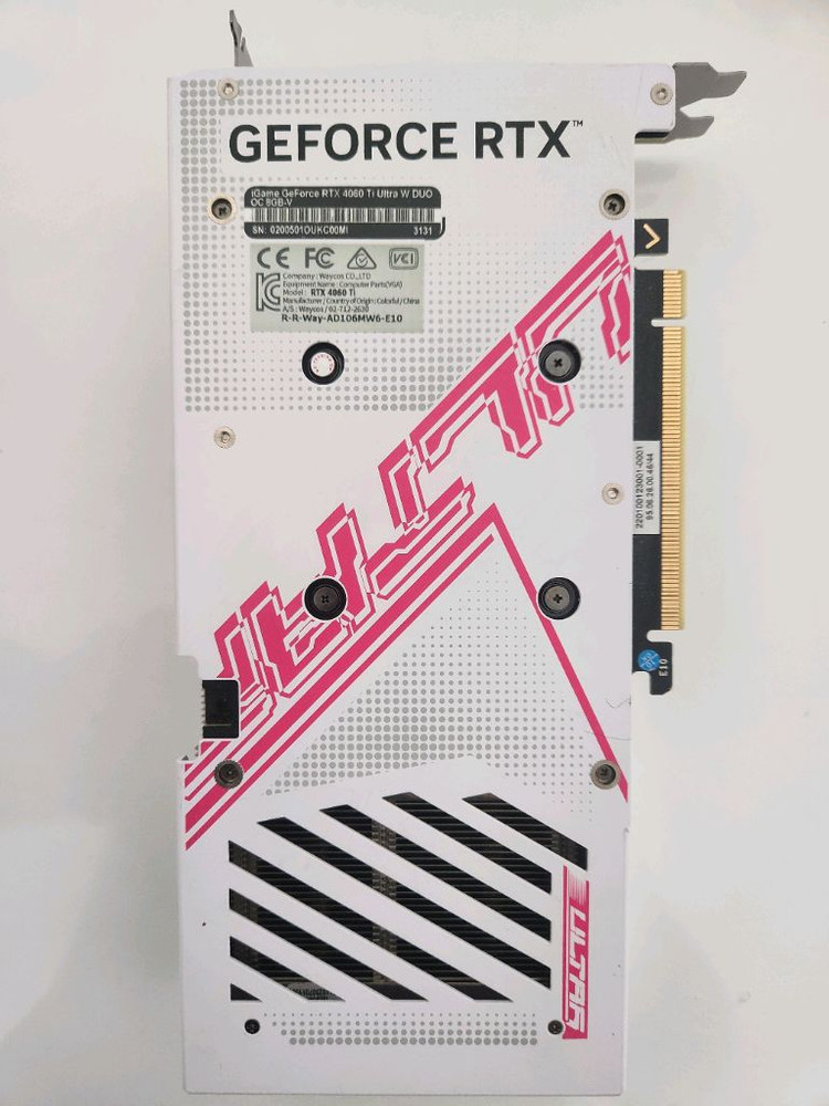 RTX 4060TI 화이트 상급 그래픽카드 이미지