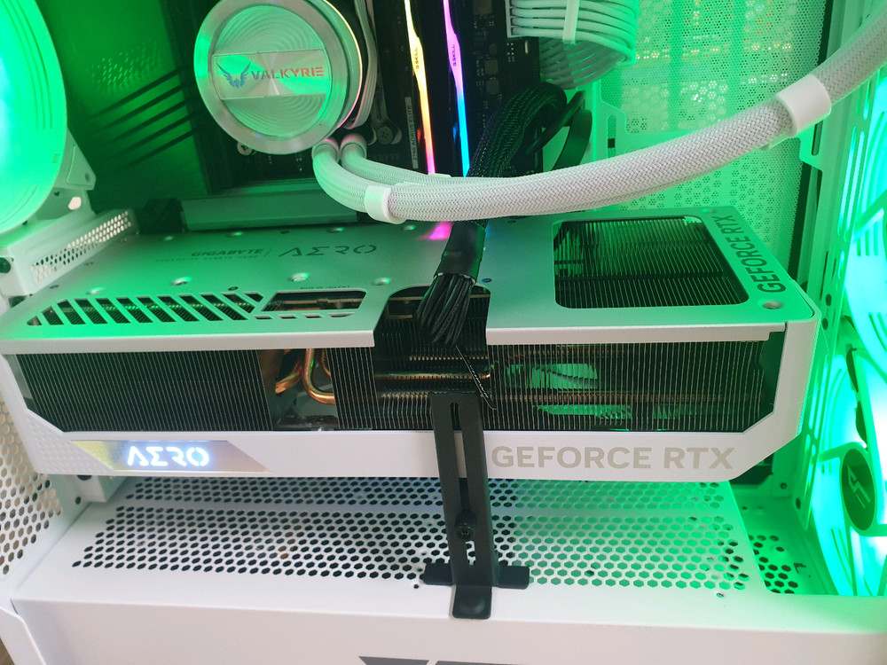 13900K 수냉 64G 2T RTX4080 SUPER 화이트 신품동일 하이엔드급 본체 이미지