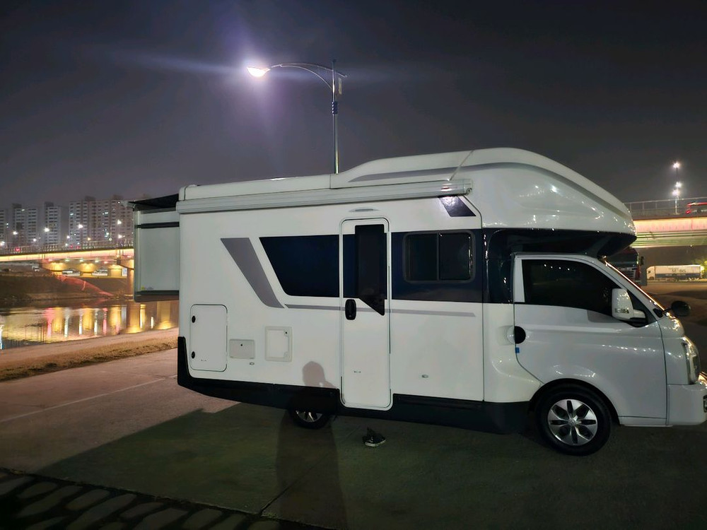 현대포레스트 풀옵션 캠핑카 판매합니다! 이미지