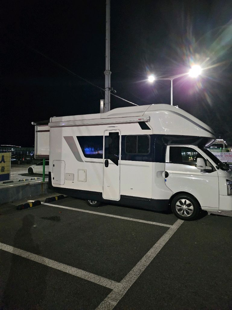 현대포레스트 풀옵션 캠핑카 판매합니다! 이미지