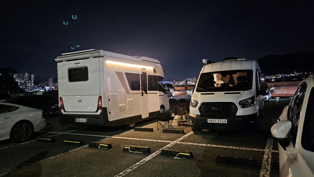 현대포레스트 풀옵션 캠핑카 판매합니다! 이미지