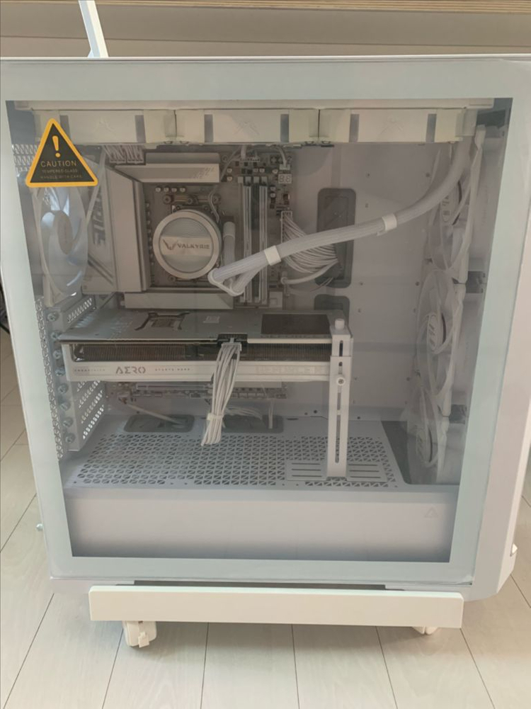 9800X3D/RTX 5080/DDR5 32GB/2TB 고사양게이밍 pc 이미지