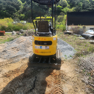 미니굴삭기1톤 24년식 이미지