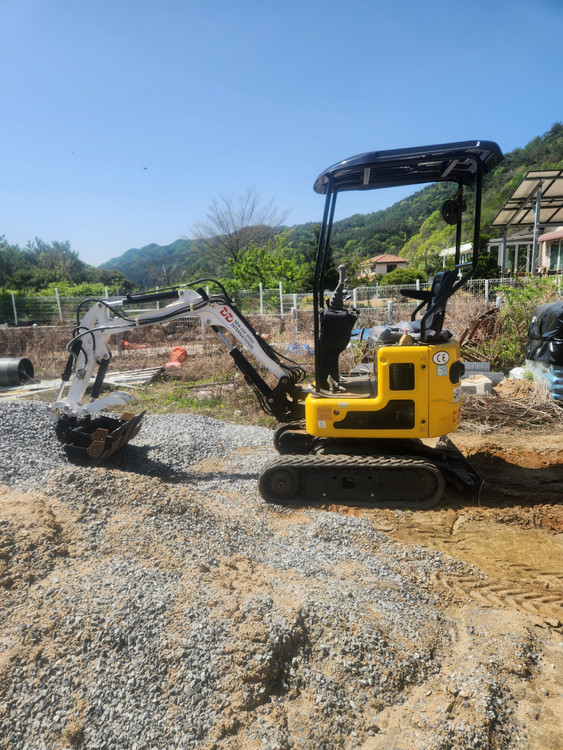 미니굴삭기1톤 24년식 이미지