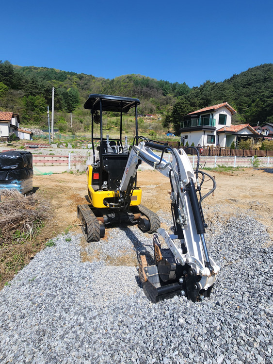 미니굴삭기1톤 24년식 이미지