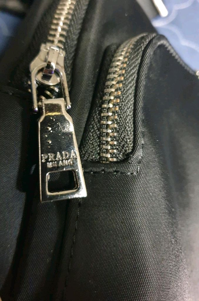 프라다 나일론 스포티 슬링+미니파우치 블랙 이미지