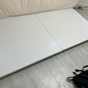 저상형 침대 프레임 화이트 이미지