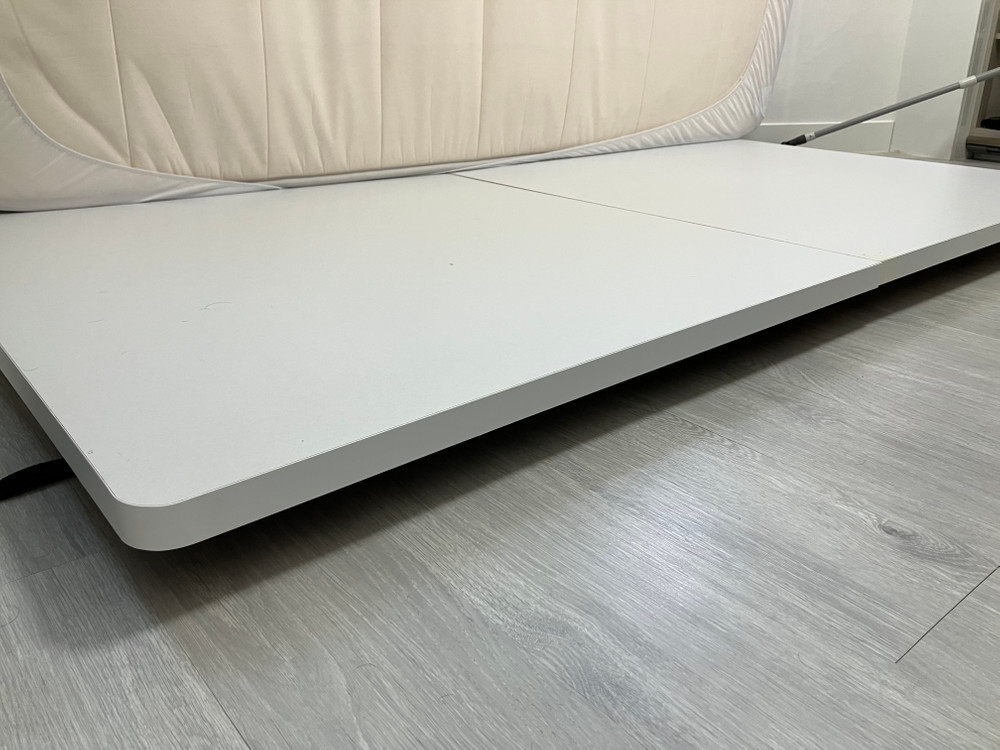 저상형 침대 프레임 화이트 이미지