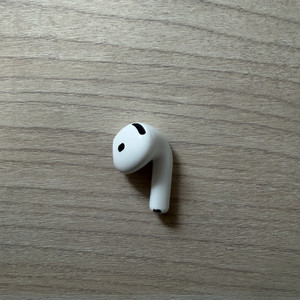 에어팟 4세대 노캔 오른쪽 이미지