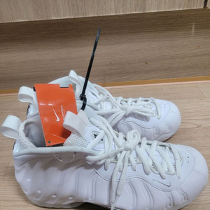 나이키 에어 폼포짓 원 화이트 270mm 이미지