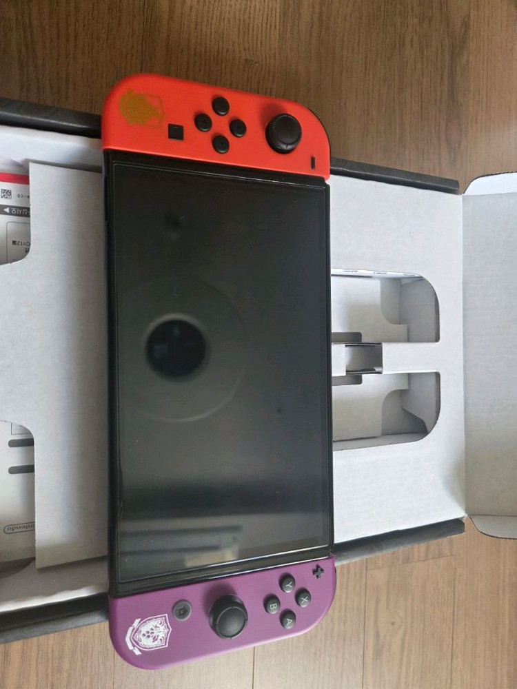 닌텐도 스위치 포켓몬에디션 + 니트로덱 + 주변기기 이미지