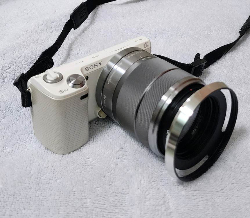 소니 NEX-5N 미러리스 카메라와 18-55mm 렌즈팝니다. 이미지