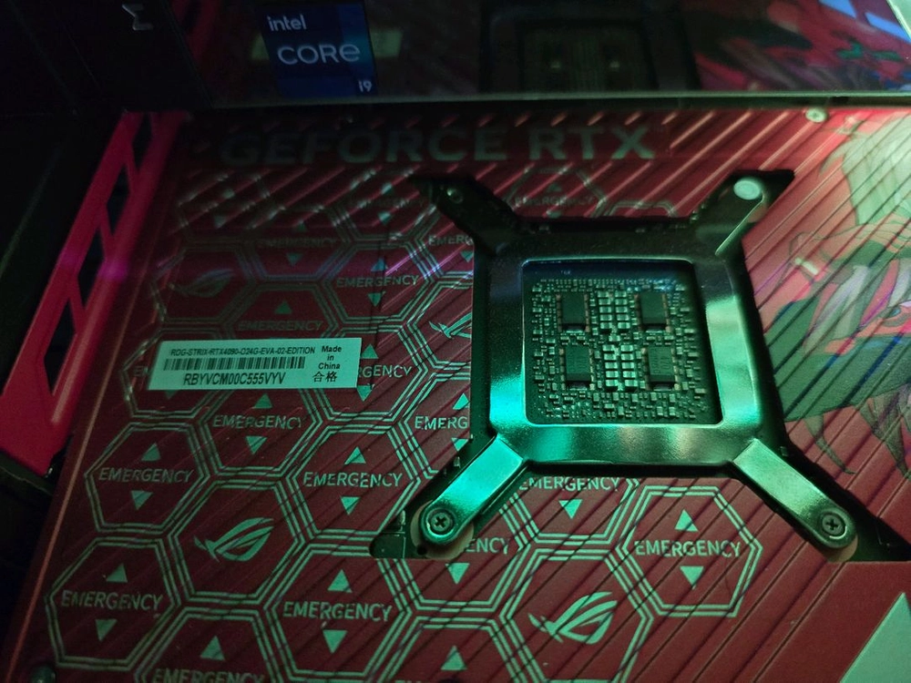 ROG STRIX RTX 4090 EVA-02 에디션 이미지
