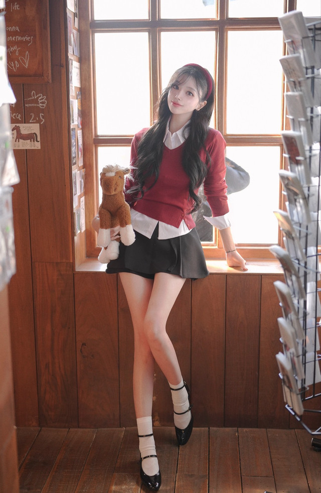 메이윤 -5kg 보정핏 버튼니트 (딥레드) 이미지