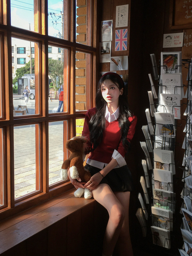 메이윤 -5kg 보정핏 버튼니트 (딥레드) 이미지