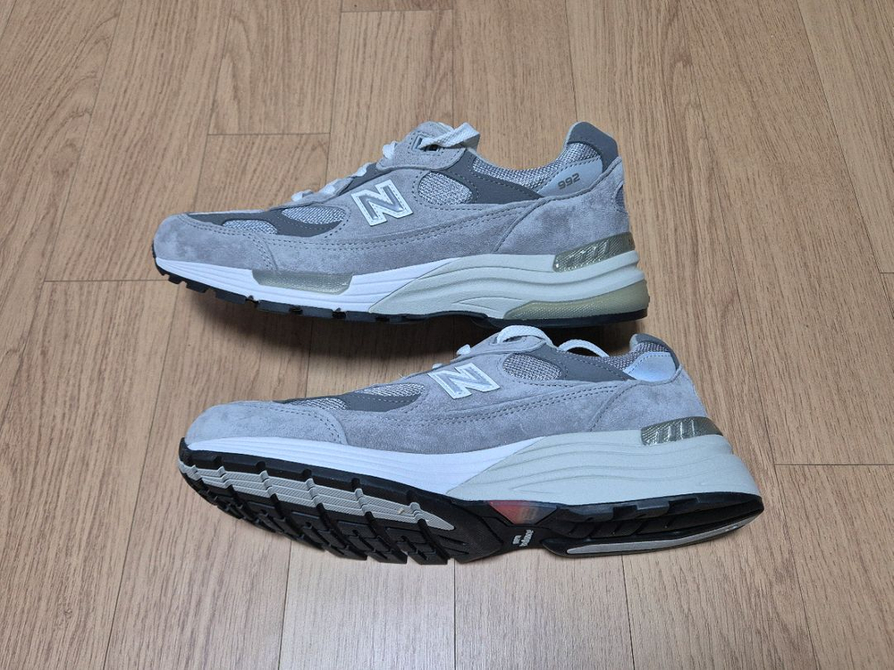 [265] 뉴발란스 992 M992GR D 스탠다드 이미지