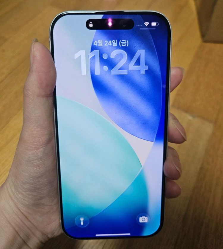 아이폰 17 프로 실버 256GB 팝니다 이미지