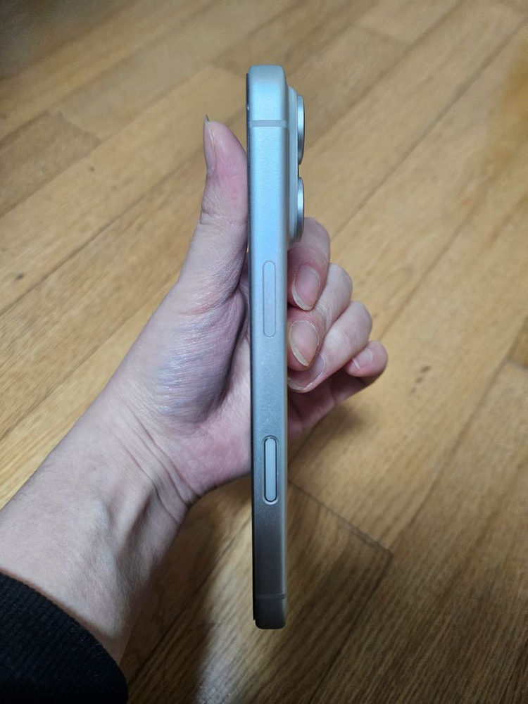 아이폰 17 프로 실버 256GB 팝니다 이미지