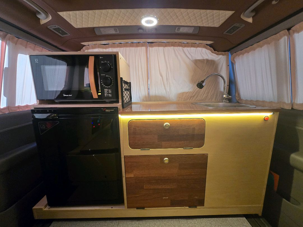 그랜드스타렉스캠핑카 이미지