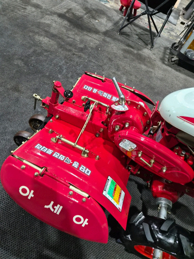 아세아 관리기 AMC900(신형)관리기 판매 합니다밭농사에 꼭 필요한 미쓰비시 엔진 관리기입니다 이미지