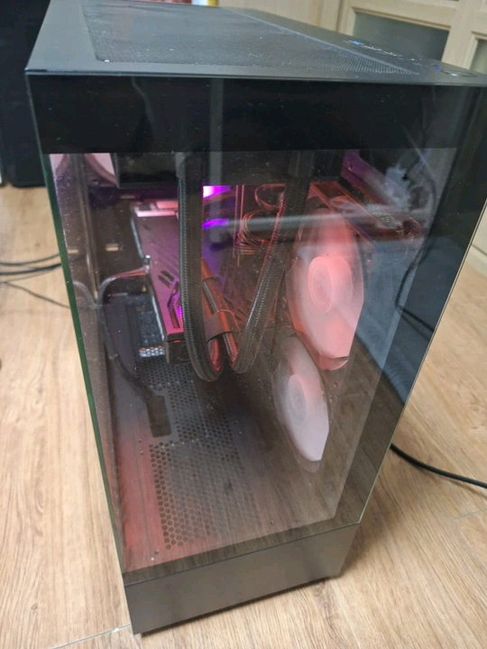 게이밍 PC 컴퓨터 본체 RTX 5070 Ryzen 7 9800X3D 배그 오버워치 로아 게임용 데스크탑 이미지